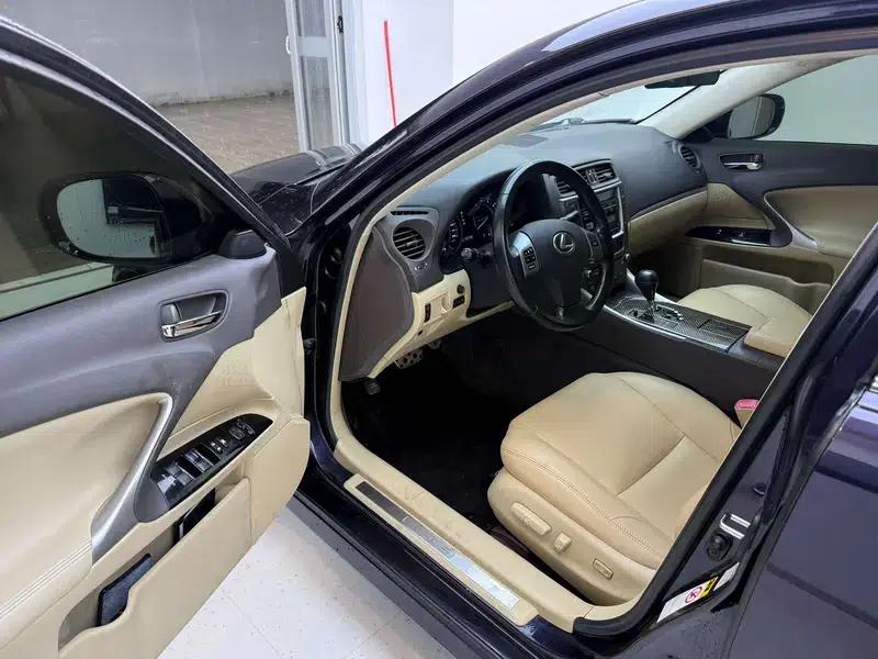 Lexus IS 2011 250 Sport Edition — миниатюра 18