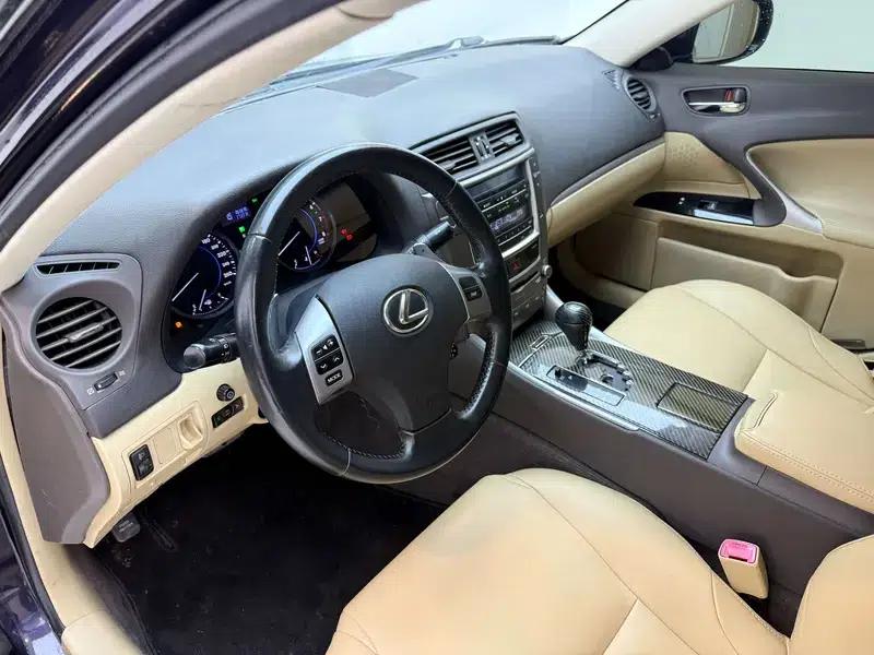 Lexus IS 2011 250 Sport Edition — миниатюра 22