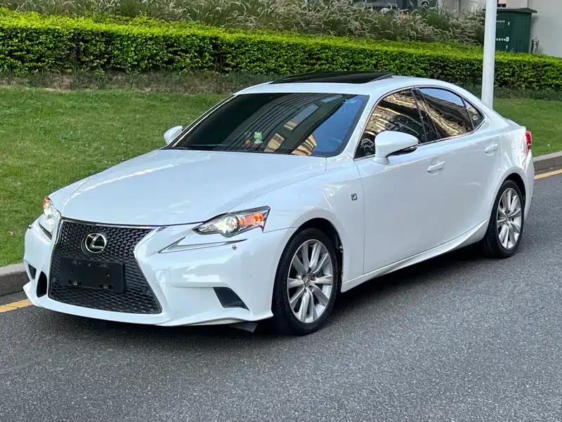 Lexus IS 2015 200t F SPORT — миниатюра 1