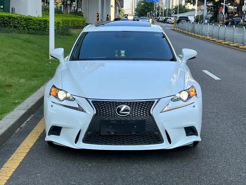 Lexus IS 2015 200t F SPORT — миниатюра 2