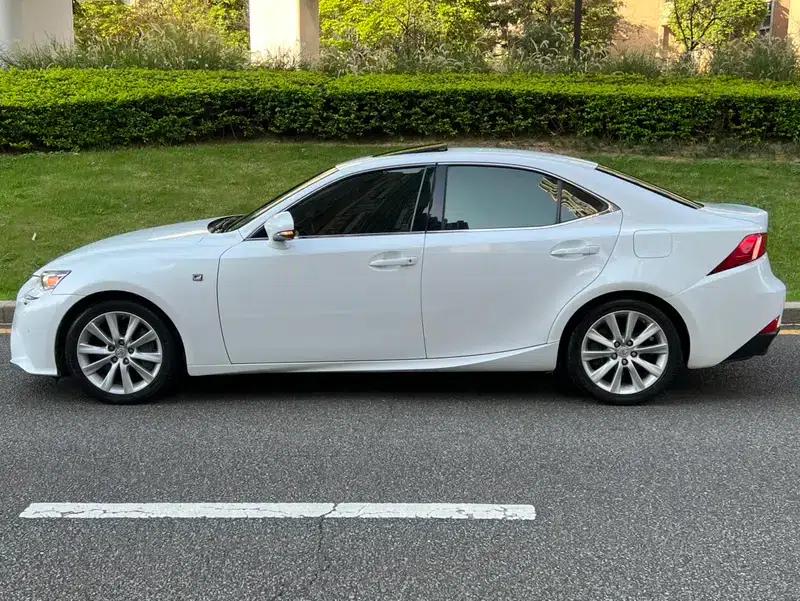 Lexus IS 2015 200t F SPORT — миниатюра 4