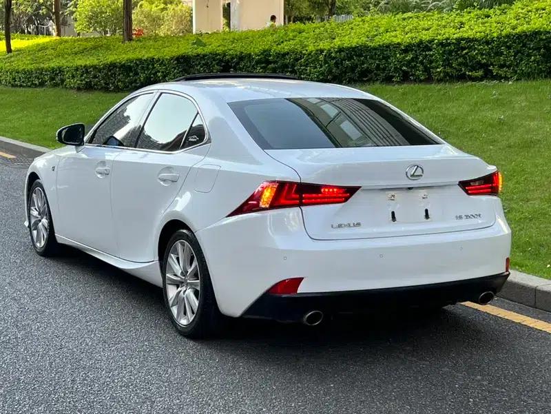 Lexus IS 2015 200t F SPORT — миниатюра 5