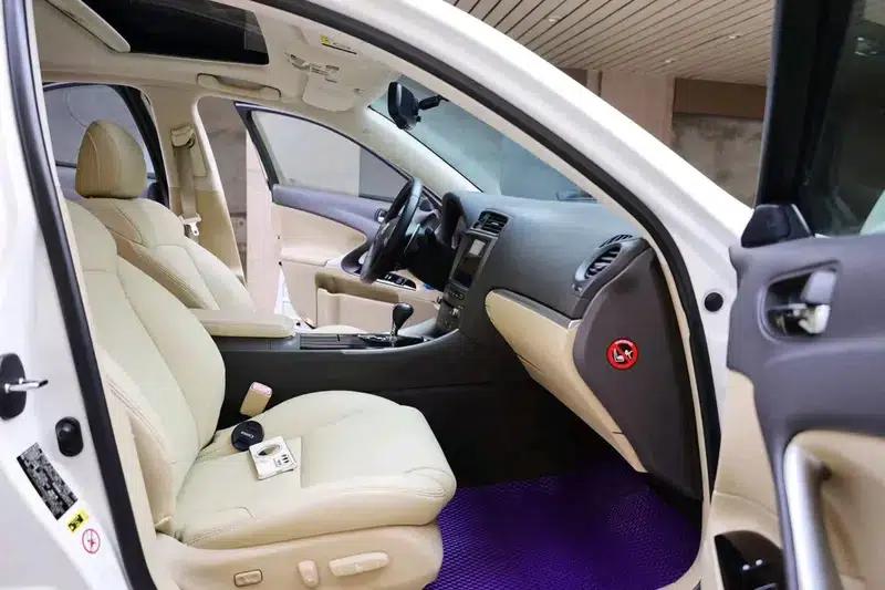 Lexus IS 2011 250 Sport Edition — миниатюра 8