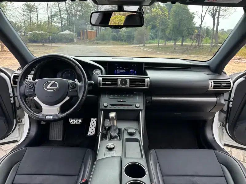 Lexus IS 2015 200t F SPORT — миниатюра 11