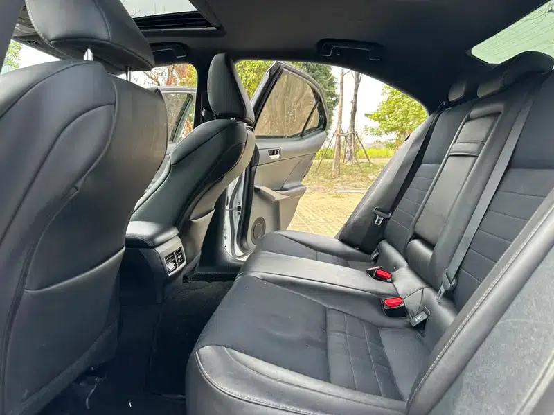 Lexus IS 2015 200t F SPORT — миниатюра 14