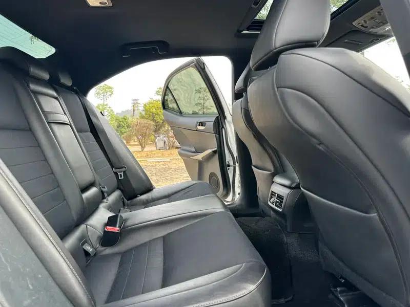 Lexus IS 2015 200t F SPORT — миниатюра 15