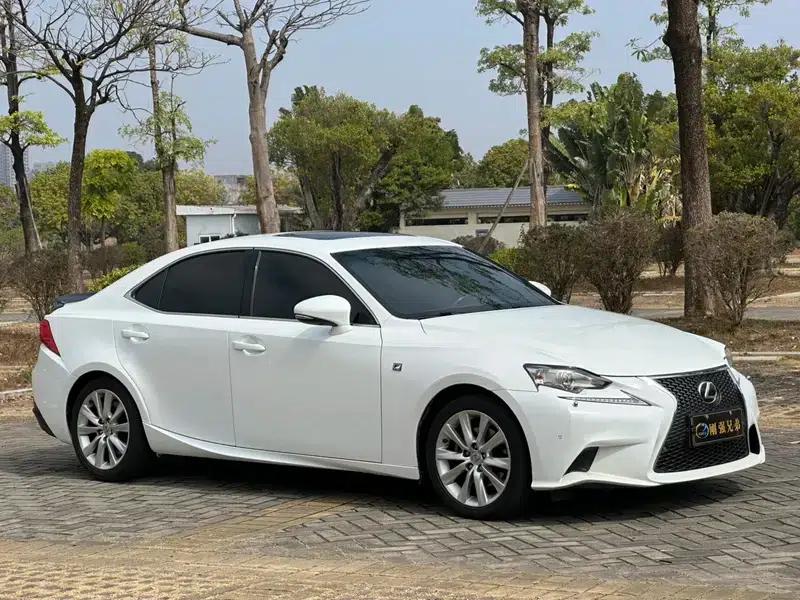 Lexus IS 2015 200t F SPORT — миниатюра 3