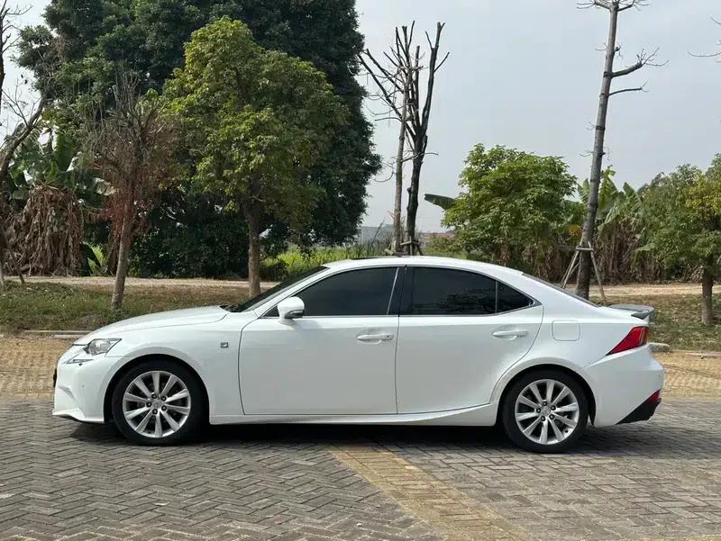 Lexus IS 2015 200t F SPORT — миниатюра 4