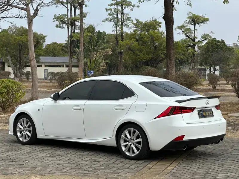 Lexus IS 2015 200t F SPORT — миниатюра 5