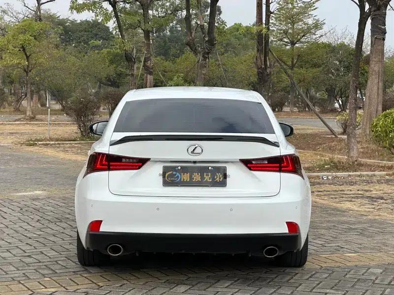 Lexus IS 2015 200t F SPORT — миниатюра 6