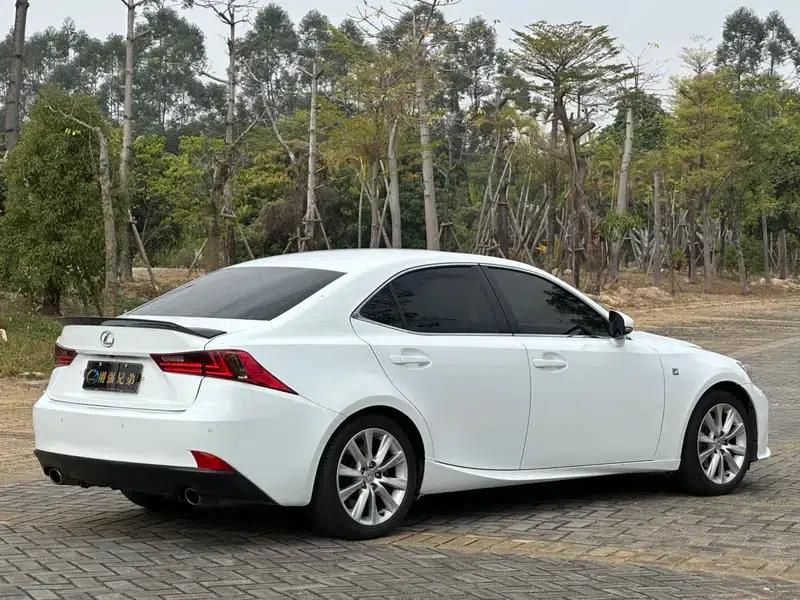 Lexus IS 2015 200t F SPORT — миниатюра 7
