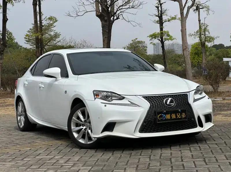 Lexus IS 2015 200t F SPORT — миниатюра 9