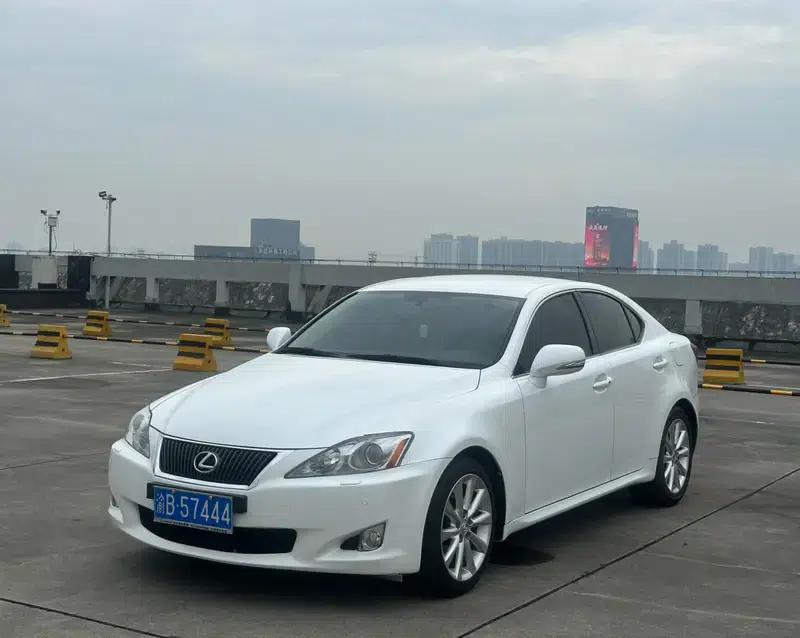 Lexus IS 2009 300 — миниатюра 1