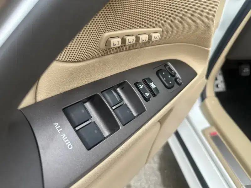 Lexus IS 2009 300 — миниатюра 17