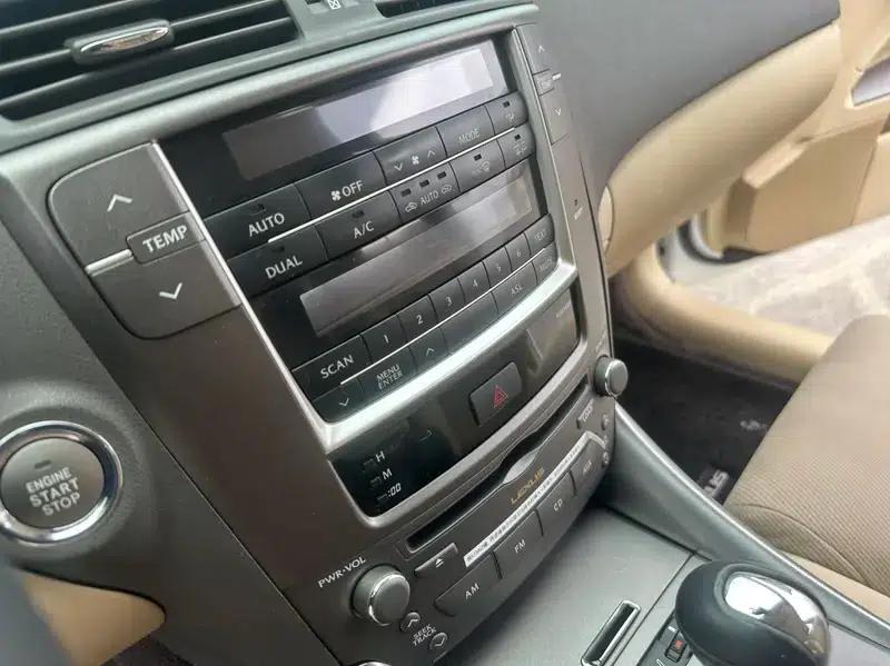 Lexus IS 2009 300 — миниатюра 10