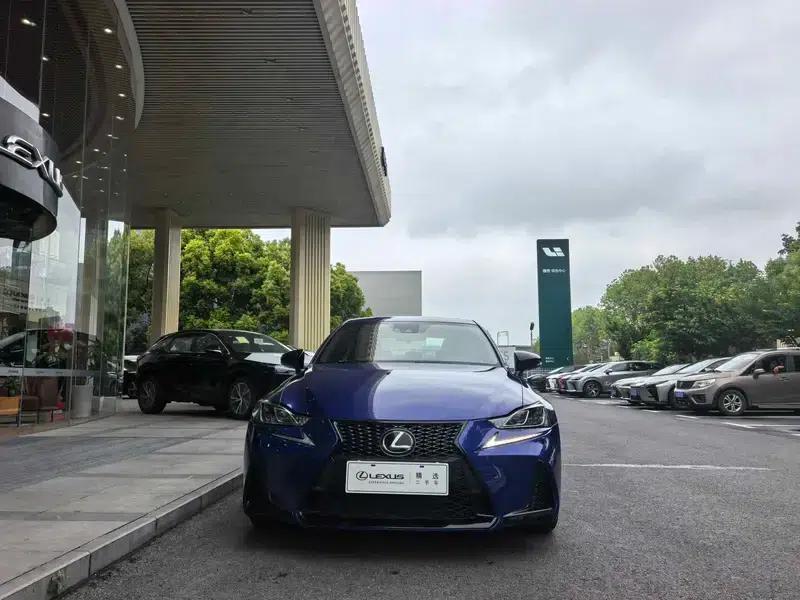 Lexus IS 2017 300 F SPORT Edition — миниатюра 2