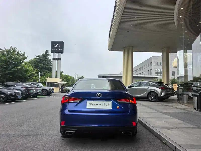 Lexus IS 2017 300 F SPORT Edition — миниатюра 6