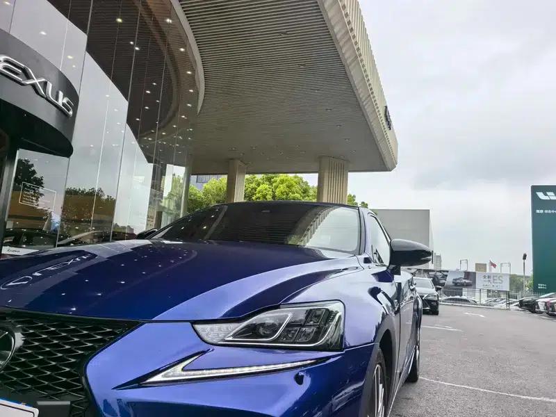 Lexus IS 2017 300 F SPORT Edition — миниатюра 8