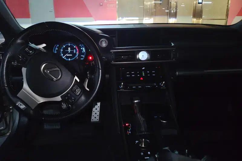 Lexus IS 2017 300 F SPORT Edition — миниатюра 13