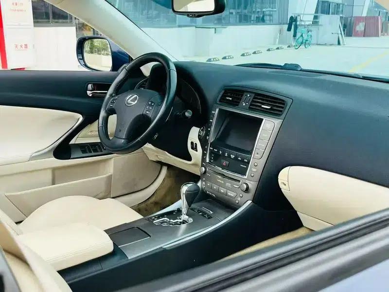 Lexus IS 2009 300C — миниатюра 7