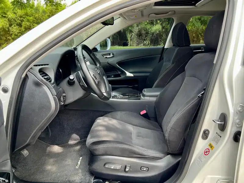 Lexus IS 2011 250 Sport Edition — миниатюра 9