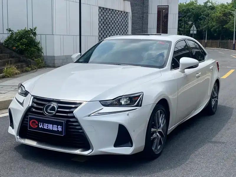 Lexus IS 2017 300 Leading Edition — миниатюра 1