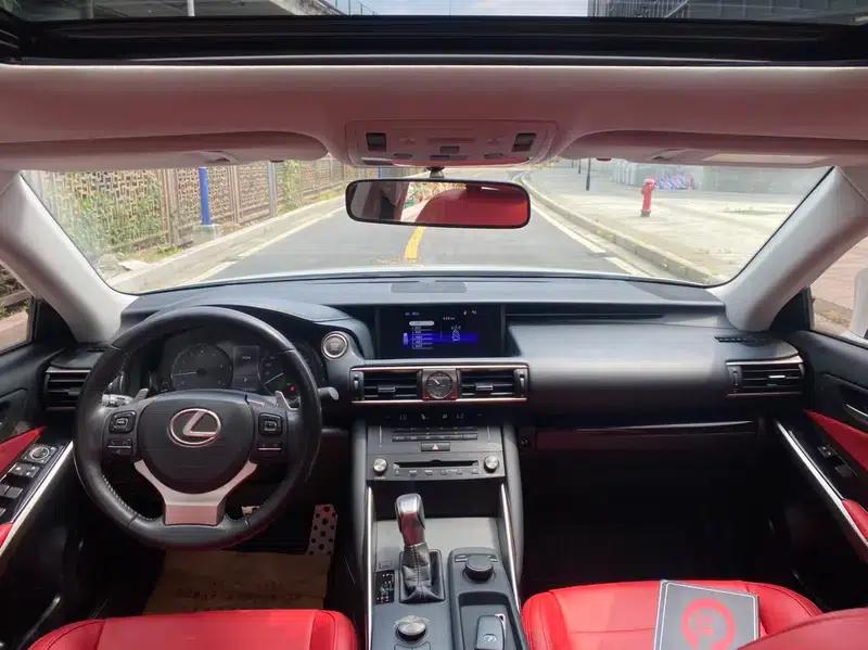 Lexus IS 2017 300 Leading Edition — миниатюра 13