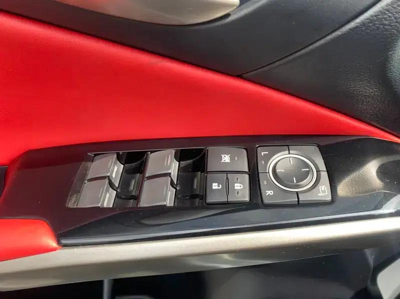 Lexus IS 2017 300 Leading Edition — миниатюра 20