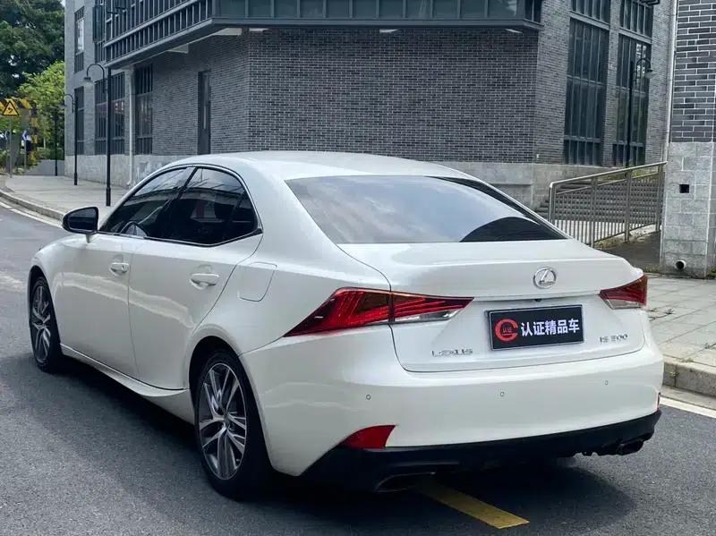 Lexus IS 2017 300 Leading Edition — миниатюра 4