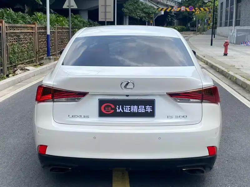 Lexus IS 2017 300 Leading Edition — миниатюра 5