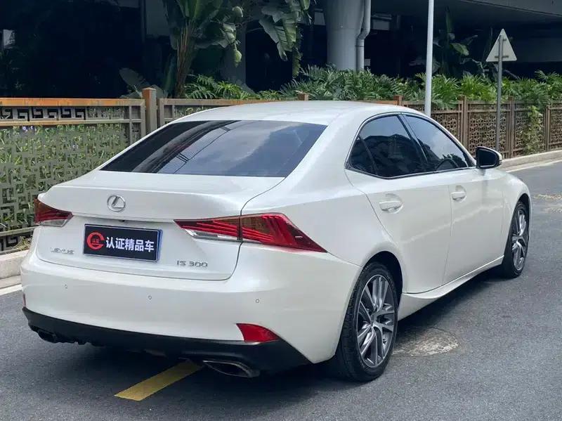 Lexus IS 2017 300 Leading Edition — миниатюра 6