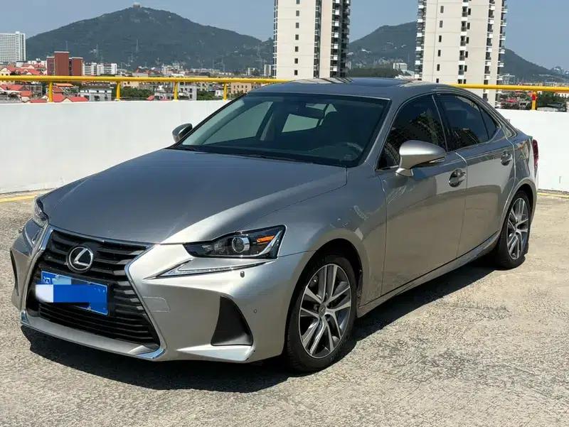 Lexus IS 2017 300 Leading Edition — миниатюра 1