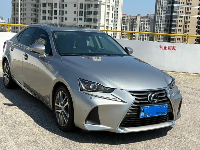 Lexus IS 2017 300 Leading Edition — миниатюра 3