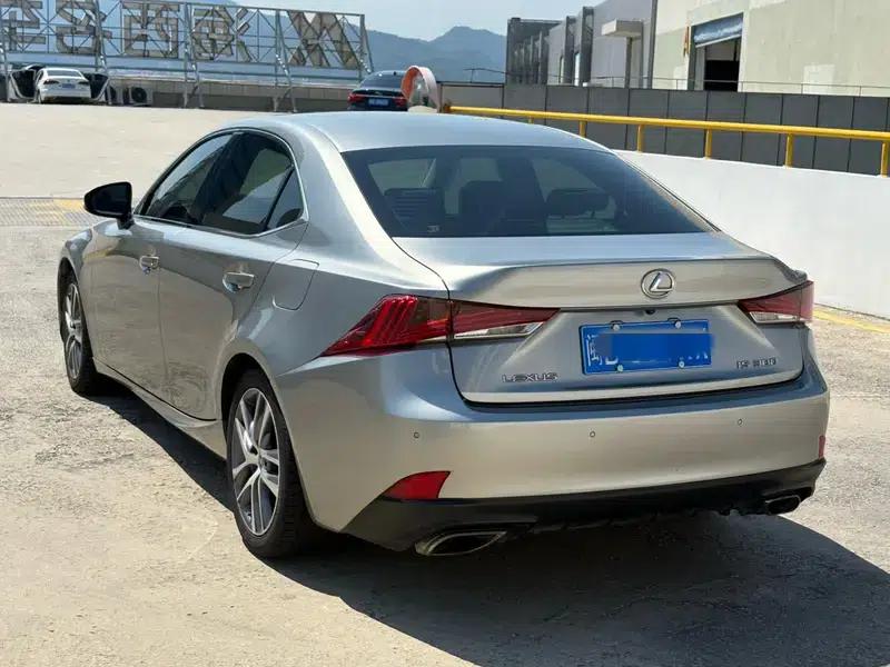 Lexus IS 2017 300 Leading Edition — миниатюра 4