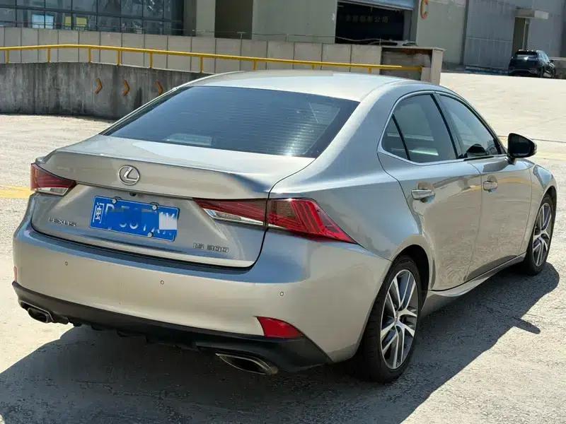 Lexus IS 2017 300 Leading Edition — миниатюра 6