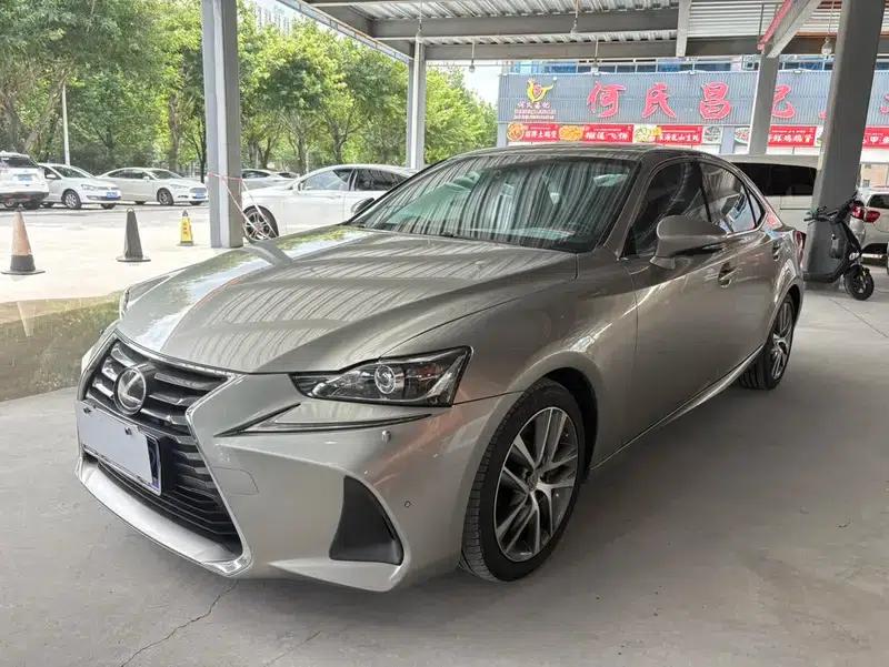 Lexus IS 2017 300 Leading Edition — миниатюра 1
