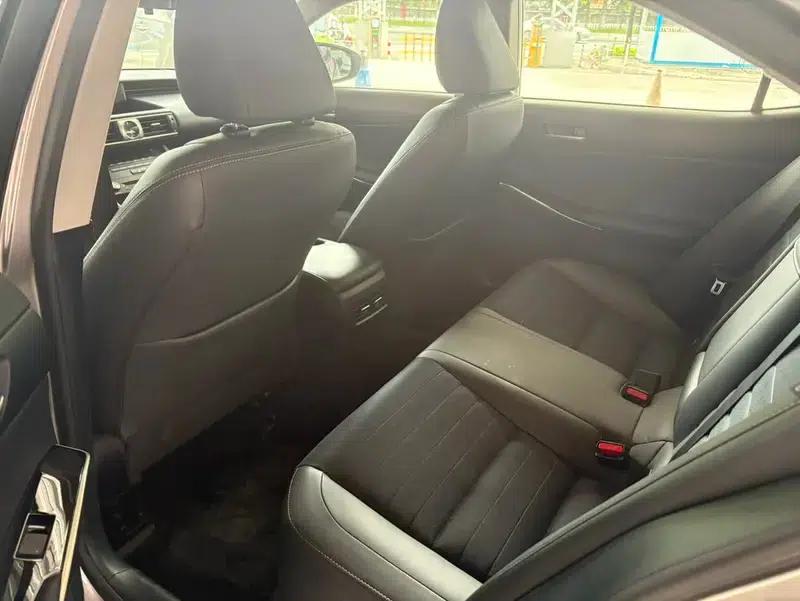 Lexus IS 2017 300 Leading Edition — миниатюра 13
