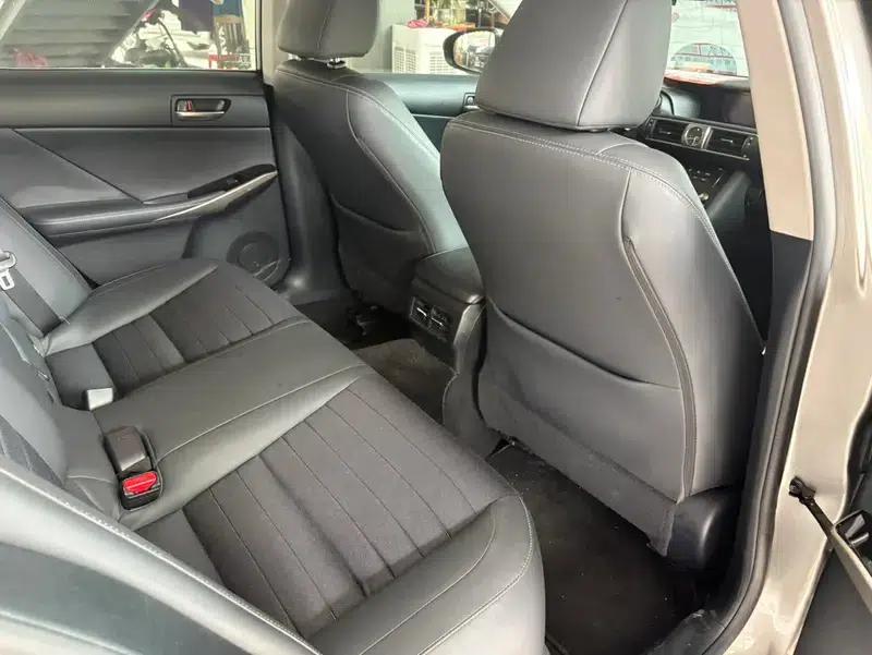 Lexus IS 2017 300 Leading Edition — миниатюра 8