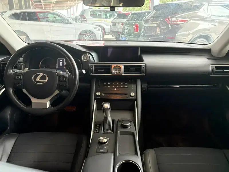 Lexus IS 2017 300 Leading Edition — миниатюра 9