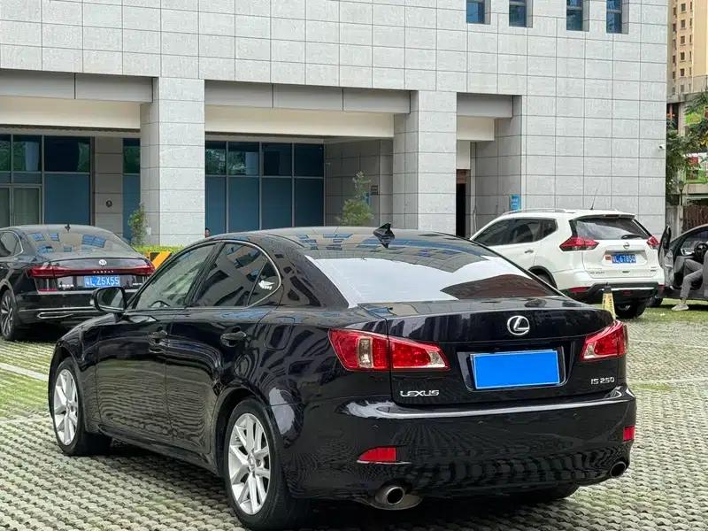 Lexus IS 2011 250 Sport Edition — миниатюра 4