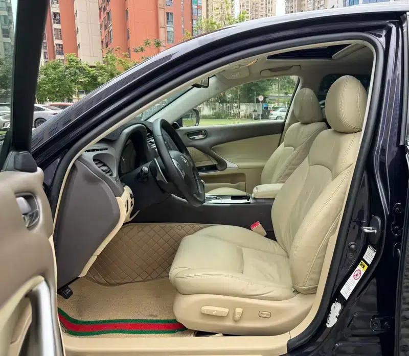 Lexus IS 2011 250 Sport Edition — миниатюра 9