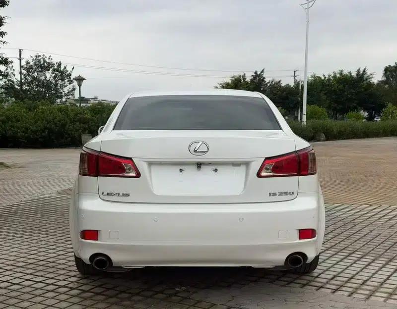 Lexus IS 2011 250 Sport Edition — миниатюра 5