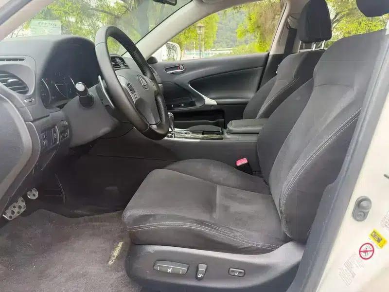 Lexus IS 2011 250 Sport Edition — миниатюра 8