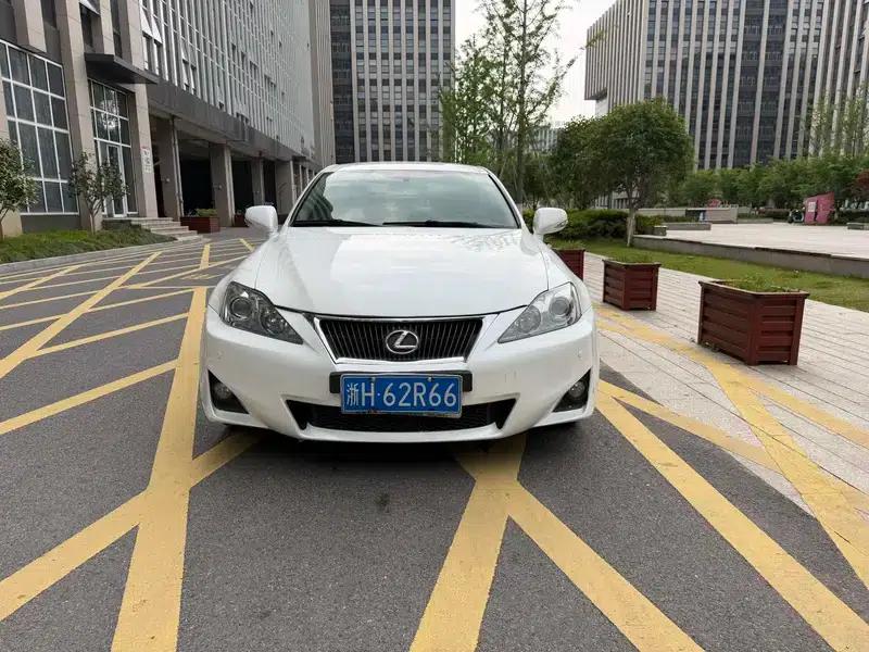 Lexus IS 2011 250 Sport Edition — миниатюра 2