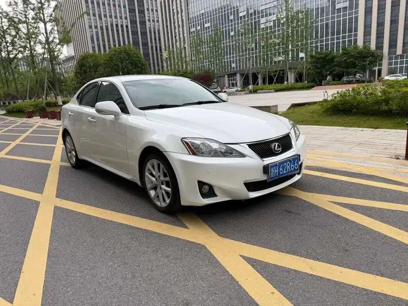 Lexus IS 2011 250 Sport Edition — миниатюра 3