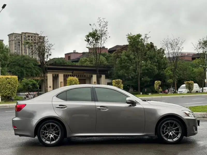 Lexus IS 2009 300 — миниатюра 8