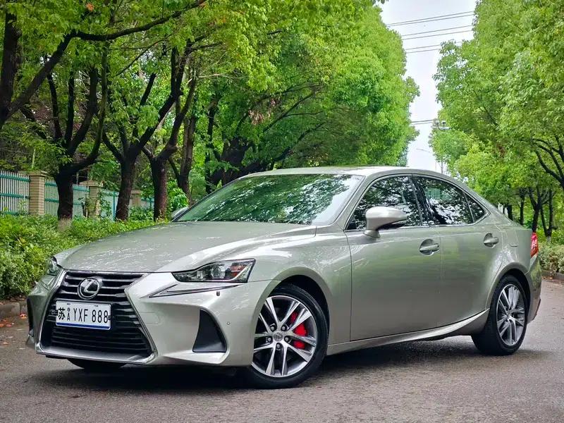 Lexus IS 2017 300 Leading Edition — миниатюра 1