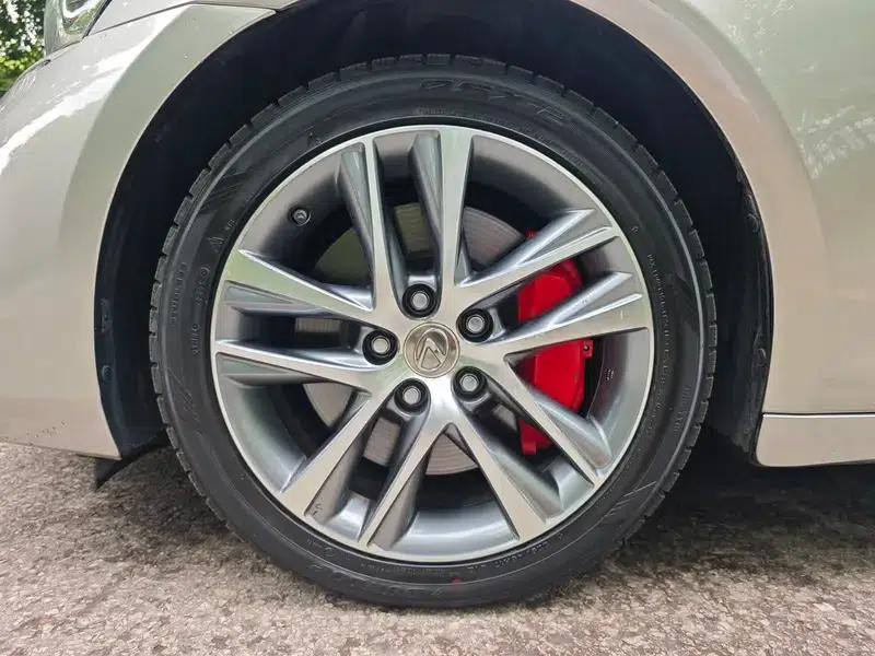 Lexus IS 2017 300 Leading Edition — миниатюра 14
