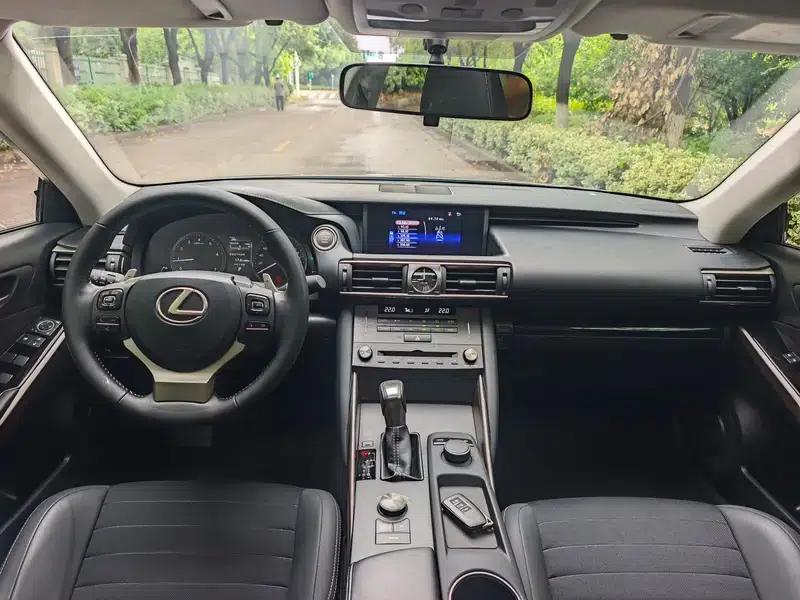 Lexus IS 2017 300 Leading Edition — миниатюра 15