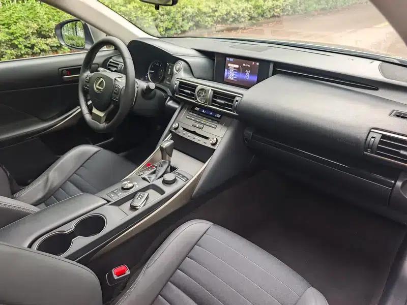Lexus IS 2017 300 Leading Edition — миниатюра 20